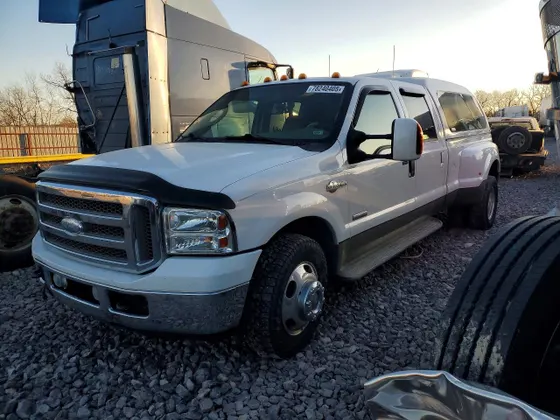 2005 Ford Super Duty F-350 DRW XL