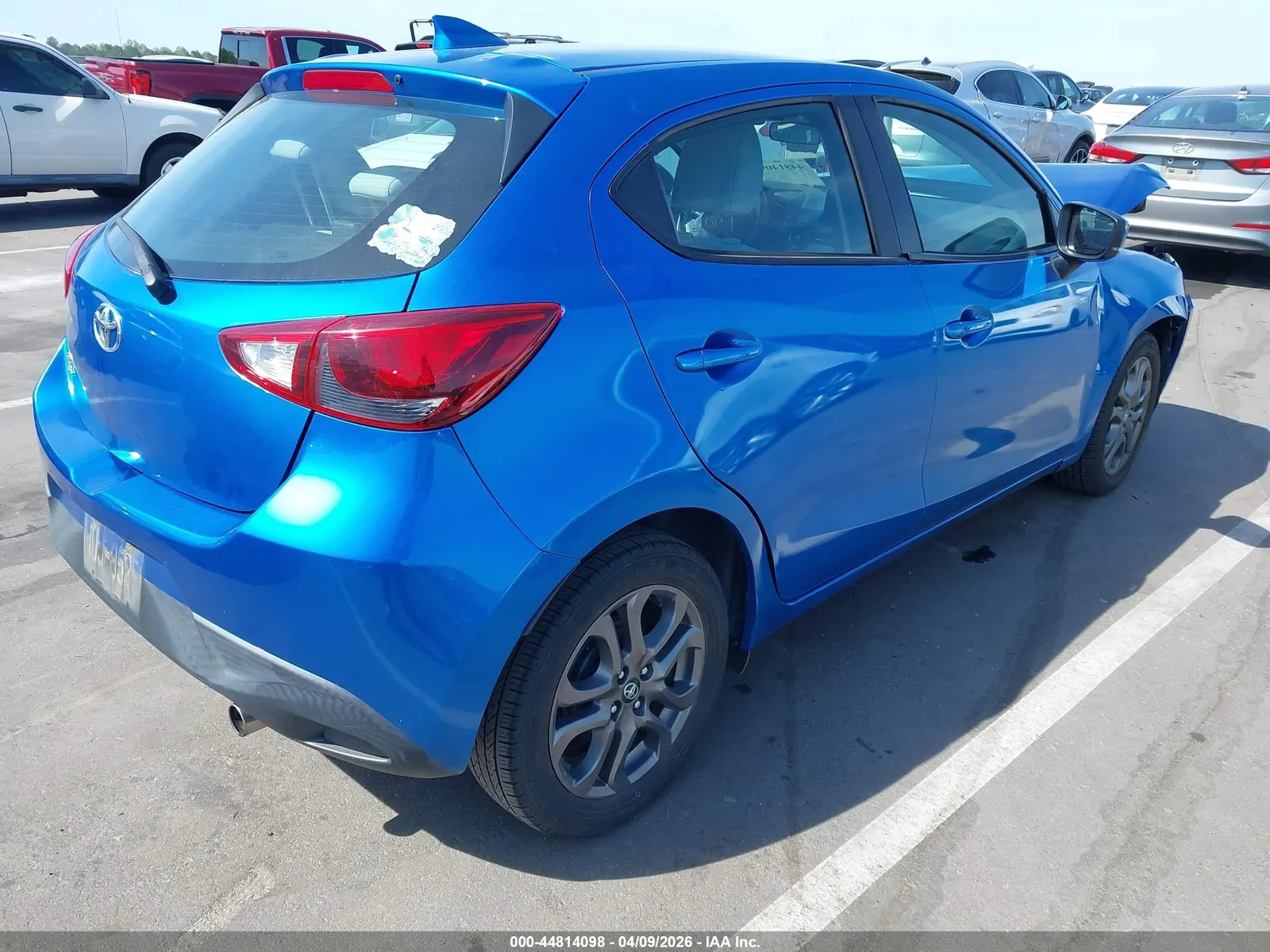 2020 Toyota Yaris Hatchback XLE
