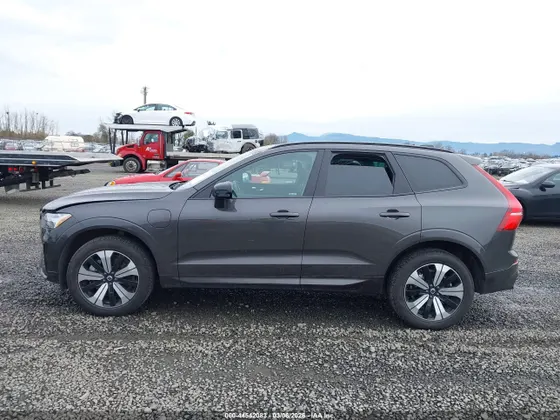 2025 Volvo XC60 Plug-In Hybrid Core