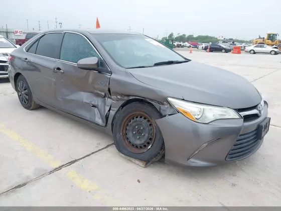 2016 Toyota Camry SE