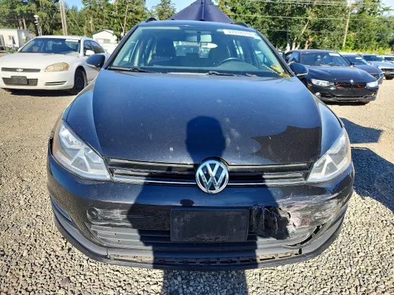 2017 Volkswagen Golf SportWagen S
