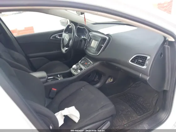 2017 Chrysler 200 Touring
