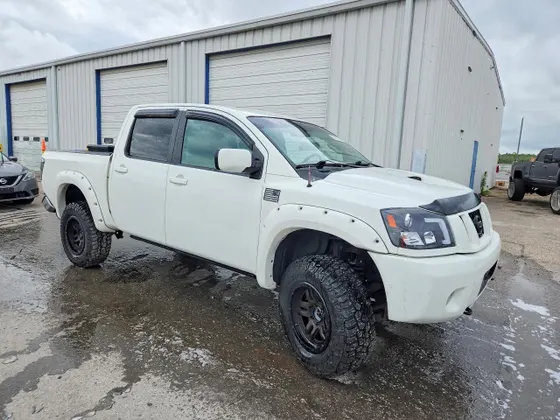 2012 Nissan Titan SL