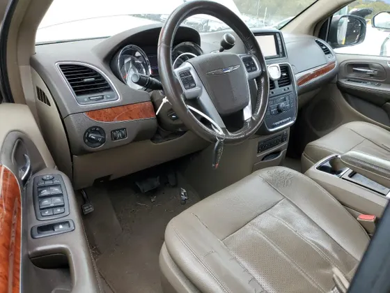 2012 Chrysler Town & Country Touring-L