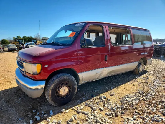 2001 Ford Econoline Wagon XL