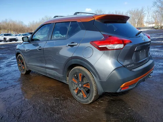 2019 Nissan Kicks SV