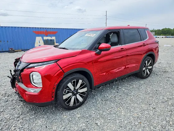 2025 Mitsubishi Outlander SE