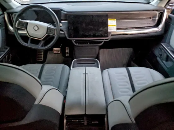 2023 Rivian R1S Adventure