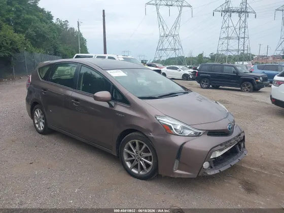 2016 Toyota Prius v Two