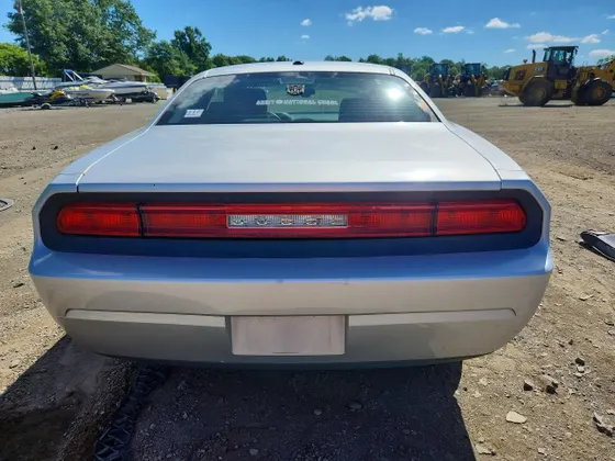 2009 Dodge Challenger SE