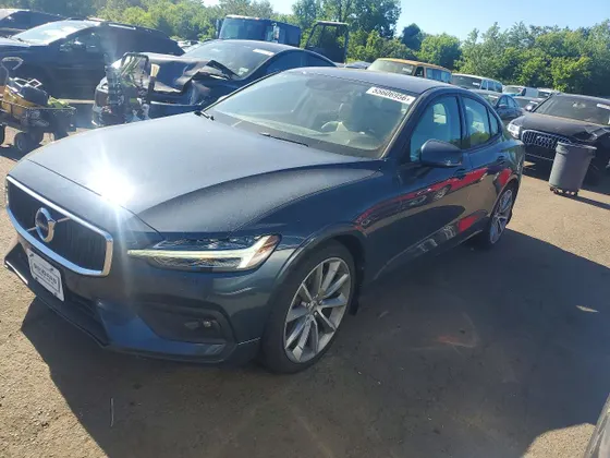 2021 Volvo S60 Momentum