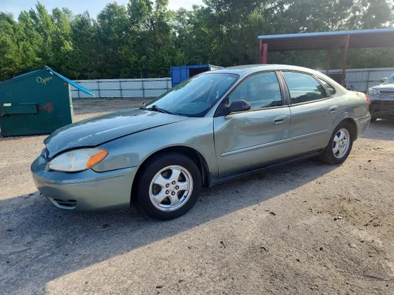 2005 Ford Taurus SE