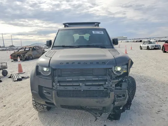 2024 Land Rover Defender X-Dynamic SE