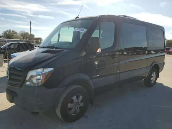 2016 Mercedes-Benz Sprinter Crew Vans 2500