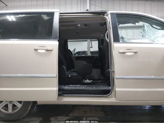 2011 Chrysler Town & Country Touring