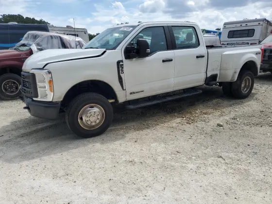 2023 Ford Super Duty F-350 DRW XL