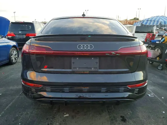 2024 Audi Q8 e-tron Sportback S line Premium Plus