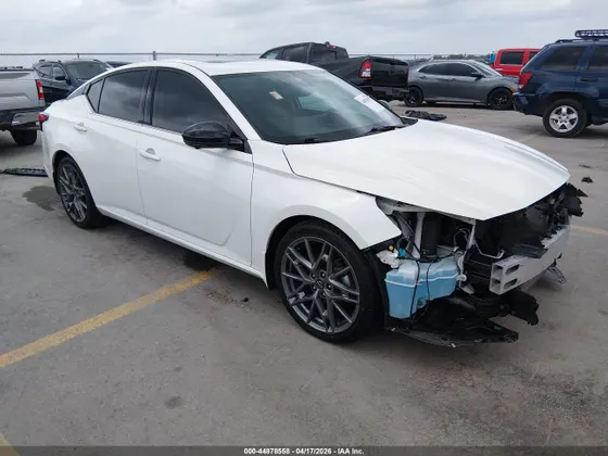 2023 Nissan Altima 2.0 SR