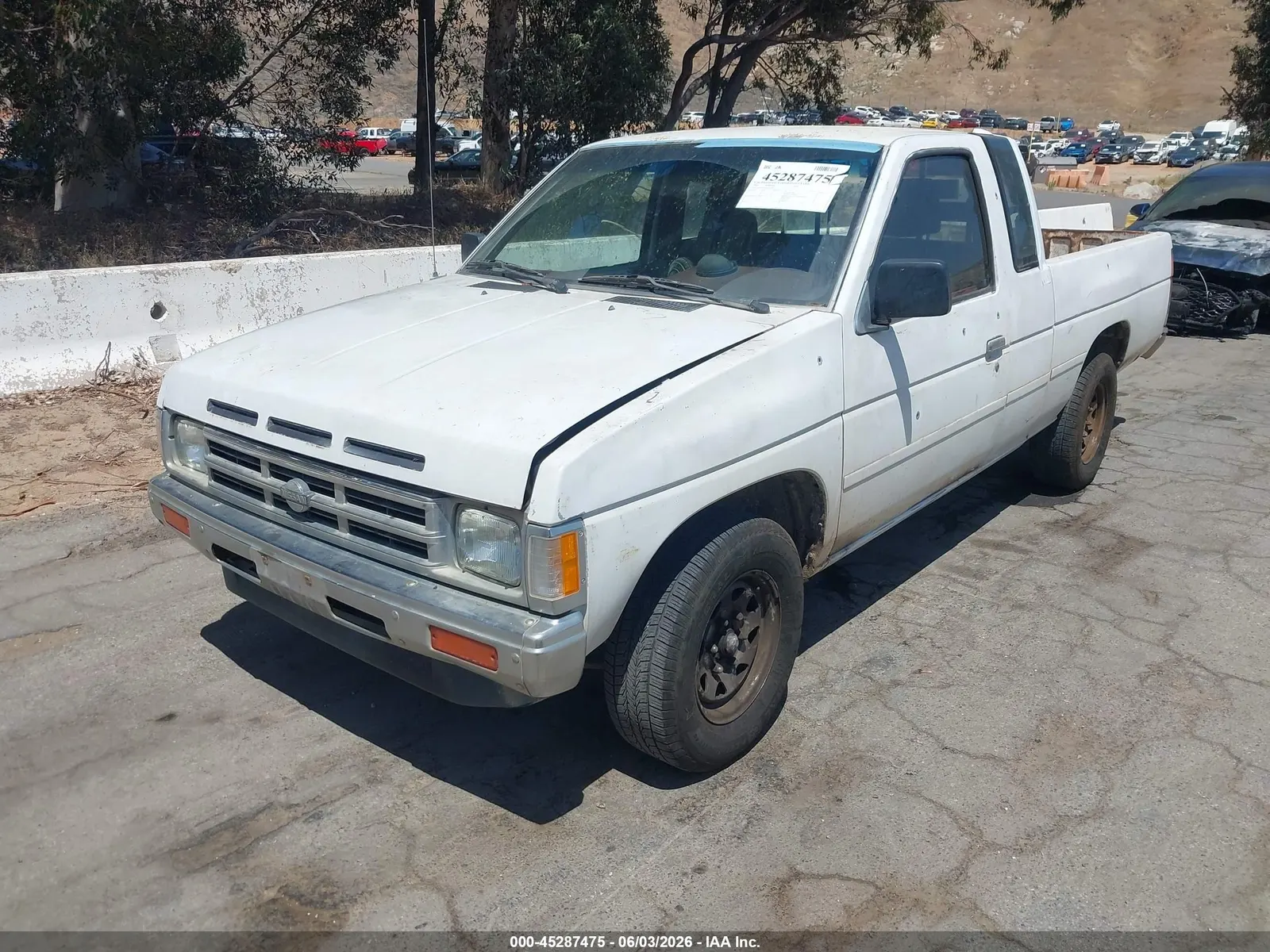 1990 Nissan Trucks 2WD KING CAB