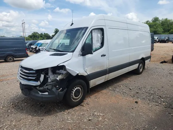 2021 Freightliner SPRINTER 2500