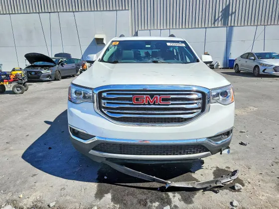 2018 GMC Acadia SLT