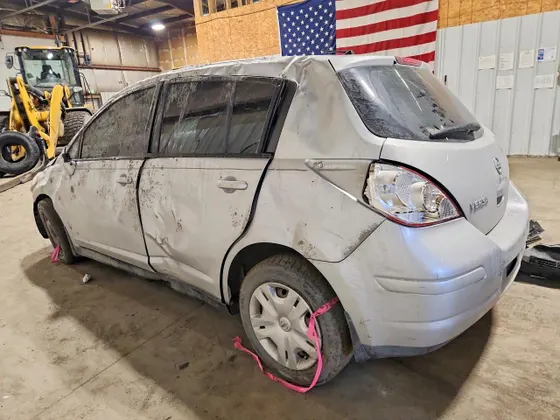 2010 Nissan Versa 1.8 SL