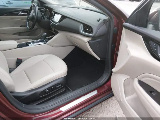 2018 Buick Regal Sportback Essence