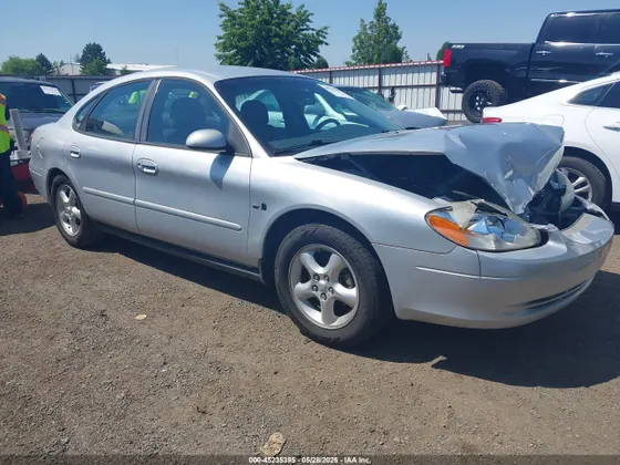 2000 Ford Taurus SE