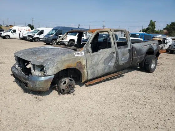 2003 Ford Super Duty F-350 DRW XL