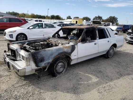 1988 Lincoln Town Car