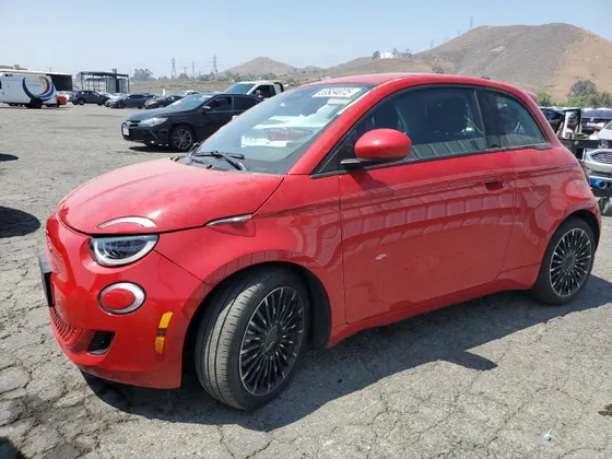 2024 FIAT 500e INSPI(RED)