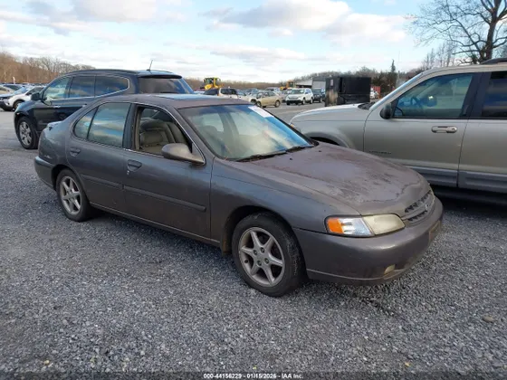 1998 Nissan Altima XE