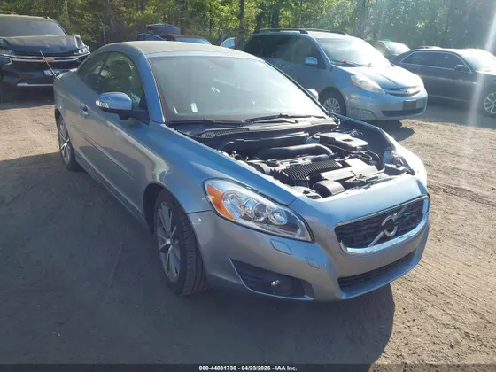 2011 Volvo C70 T5