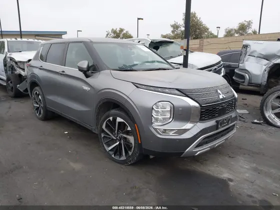 2023 Mitsubishi Outlander PHEV SE