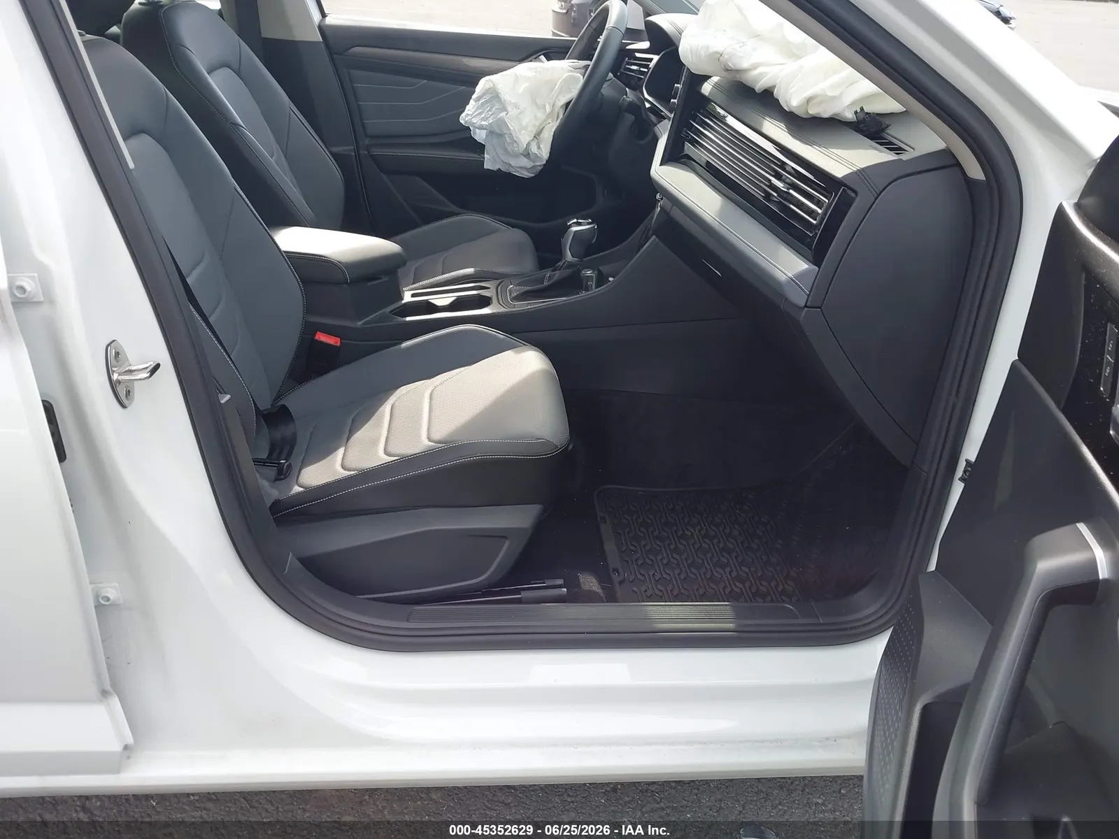 2025 Volkswagen Jetta SEL