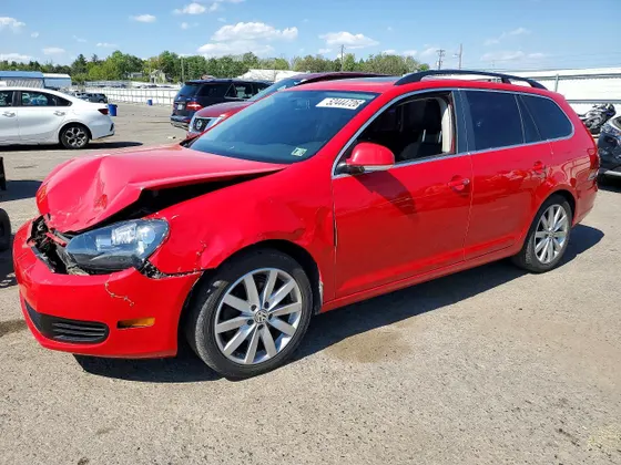 2013 Volkswagen Jetta SportWagen TDI w/Sunroof & Nav