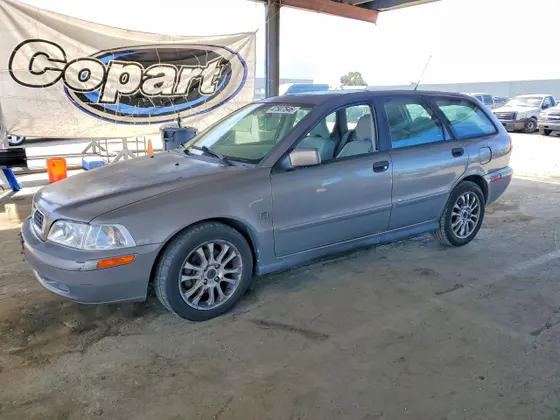 2004 Volvo V40