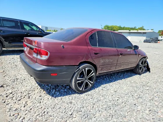 2002 INFINITI G20 Luxury