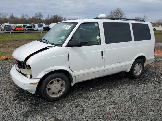2005 GMC Safari Passenger XT