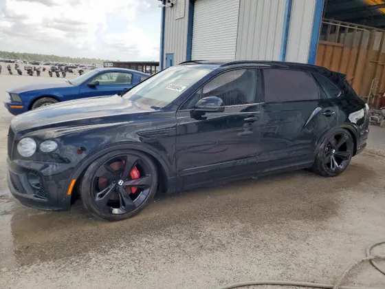 2023 Bentley Bentayga EWB V8