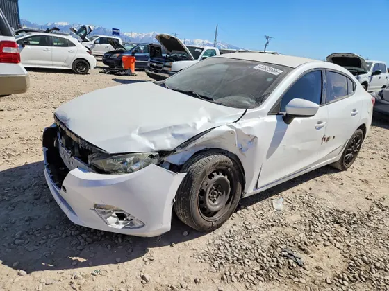 2015 Mazda Mazda3 i Sport