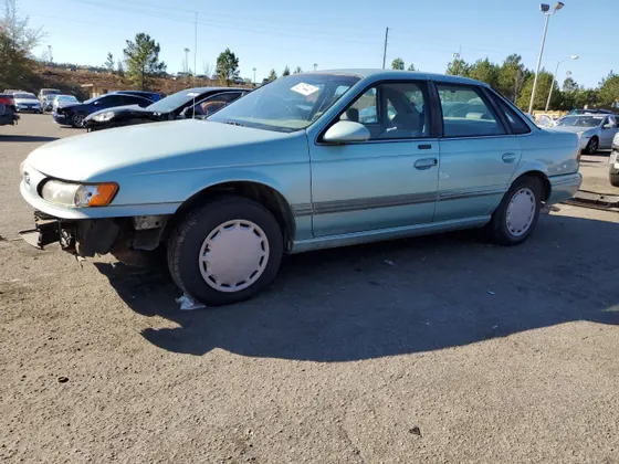 1995 Ford Taurus GL