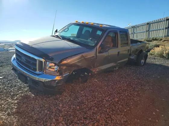 2002 Ford Super Duty F-350 DRW XL