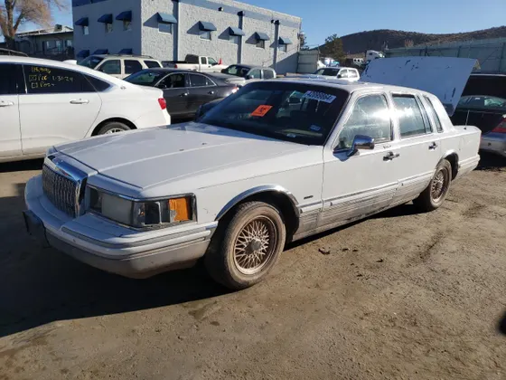 1993 Lincoln Town Car Signature