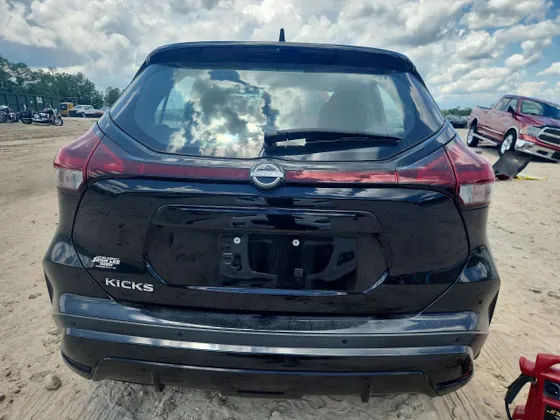 2023 Nissan Kicks S