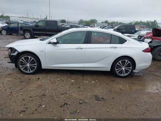 2018 Buick Regal Sportback Essence