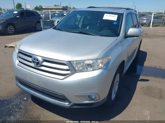 2011 Toyota Highlander SE