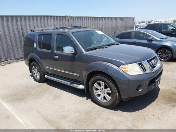 2012 Nissan Pathfinder SV