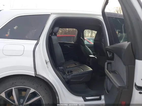 2023 Audi SQ7 Prestige