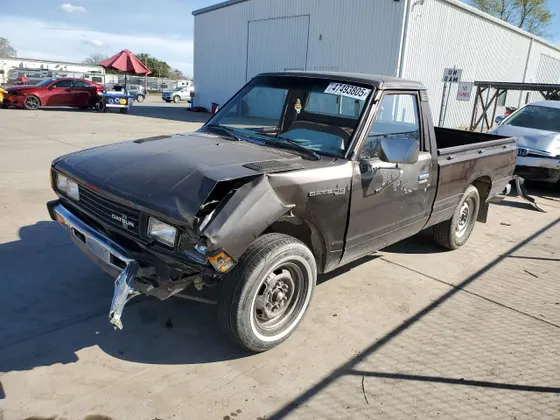 1982 Datsun 720 STANDARD BED